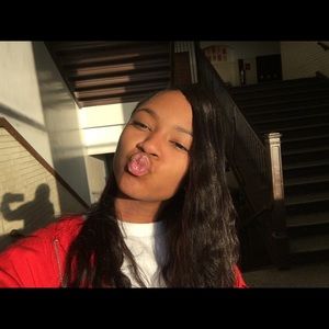 Meet your Posher, Ariel